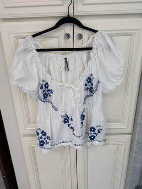 Anthropologie White Peasant Blouse with Blue Embroidery XL